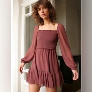 New Aritzia Wilfred Tempest Smocked chiffon mini dress - Burgundy